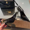 Black Lady Pump Saiint Lourent Chaussure Haute 2024 Nouvelle Petite Tête Carrée Ligne Peu Profonde Unique Laque Talon En Cuir Sexy Designer Chaussures Pour Femmes AB5S