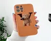 Modedesigners telefonfodral iPhone 13 Pro Max mobiltelefonomslag Luxurys Letter Bear Phone Case för 12 11 XR X XS 7 8 P Plus 211225621046