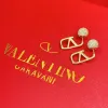 2024 örhängen Designer för kvinnor Stud Heart Shape Pearl Crystal Gold Double V Letter S Sier Jewelry Classic 87 Valentino