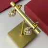 Modedesigner 18k guld diamantörhängen för kvinnor rostfritt stål guld diamant båge pärla lyx smycken kvinnor silver örhänge stud dangle stud