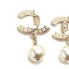 18k Diamond Charm Pearl Earrings 2cm Dangle Stud Earring Designer för kvinnor Lyxörar C Letter Smycken Kvinnor Wedding Presents 2024