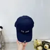 Biały projektant dla mężczyzny Sport Casual Cap Bawełniany haft haftowy Regulowany klamra gorra moda oddychająca snapback baseball hat brązowy czarny fa059