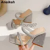 サンダルaneikeh Sandals Mules 2023 New Summer Crystal Triangle Thick Heel Slippersセクシーなストリート女性スクエアドレスパーティーシューズ