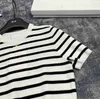 Tasarımcı T Shirt Kadınlar İçin Marka Giysileri Bahar Top Moda Logosu Bayanlar Yuvarlak Boyun Örgü Gömlek 17 Ocak