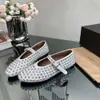 Flachboden Kleidungsschuhe Designerschuhe Frauen runder Zehen Strassboot Schuh luxuriöser Ledernieten Schnallen Mary Jane Schuhe bequeme Ballett