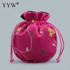 Visa 140x120mm Satin Drawstring Chinese Silk Brocade Pouches Bag Damask Smycken Packing Pouch Christmas Gift Bag broderad 10 st/parti