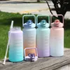 Bouteilles d'eau Bouteille de 2 litres 64oz Portable Sports de plein air Dégradé de couleur Plastique de motivation avec marqueur de temps