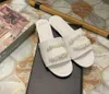 Classic Flat Summer Slippers Women Pearl Sandals Slides Designer Luxury Leather Flip Flops Hotel Ladies Sexy