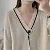 2023 Sonbahar Kadınlar Yıldız İşlemeli Cardigan Vneck Örme Kazak Moda Sıcak Bej Tatil Süvari 240119