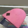 Rosa hattar designers kvinnor herr beanie hög kvalitet unisex stickad huvud varm gorras klassisk sportskalle mössor damer casual utomhus motorhuven homme gåva