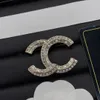 Nouveau petit encens vent plein foret diamant noir et blanc perle scintillante broche encens maison eau diamant couture argent poitrine ornements