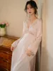 Kvinnors sömnkläder franska pyjamas nattklänningar kvinnor sexig långärmad silke v-ringning spets nattdress viktoriansk prinsessa