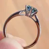 Anelli a grappolo 0,5-2CT Moissanite blu-verde per le donne Corona Design Fidanzamento Matrimonio Anello con diamanti Gioielli Argento placcato Oro 14 carati