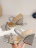 サンダルaneikeh Sandals Mules 2023 New Summer Crystal Triangle Thick Heel Slippersセクシーなストリート女性スクエアドレスパーティーシューズ