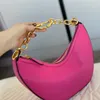 Handväska loco designer moon hobo stud afton väskor sommar v-knapp pil underarm crossbody axel rem bakre handtag 240115