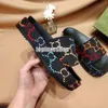 Hausschuhe Sandalen Slides weibliche Sommermode draußen tragen neuen Stil Netz rot flachen Boden Tourismus Strand ein Wort Ledersandalen fghf 001