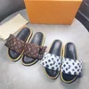 mode 22 färger kvinnors sandaler tazz bröd läder plattform toffel kontor mens lyx designer kudde skjutreglage komfort vintage hotell pool platt sandal glid loafer