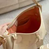 Nieuwe Designer CARRYALL Schoudertas Dames Kleine handtas Luxe lederen onderarmtas Klassieke vrouwelijke crossbodytas Emmertas Kussentas Keten Kleine vierkante tas 240122