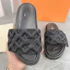 Luxe Designer Sandaal Zwembadkussen Plat Comfort Muilezelglijbaan Zomer strand Slipper Dames man schoen Flip Flop sandaal bloem sliders loafer Lederen reliëf dubbele torys