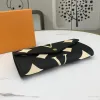 Modedesigner-Geldbörsen, luxuriöse Umschlag-Geldbörsen, Herren- und Damen-Geldbörsen, hochwertige geprägte Blumenbriefe, langer Kartenhalter, schlanke Geld-Clutch-Taschen mit Box