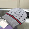 Gorro para hombre tejido de moda cappello creativo hip hop estilo moderno letra cálido diseñador gorra calle compras accesorios para la cabeza gorro de lujo regalo de Navidad perfecto