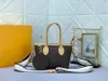 2024 Ny mode klassisk väska handväska kvinnor läder handväskor kvinnor crossbody vintage clutch tote axel prägling messenger väskor 888