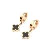 Projektanci biżuteria Clover Luxury Lucky Four Leaf Grass Wszechstronny dziewczęta Tytanium Steel 18K Bonted Premium Ear Buckle