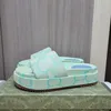 المصممين Slippers Sandals مطاطية سميكة Soled Fabric Slippers Summer Fashion Hot Hot Slippers Slippers splippers for Men and Women 01