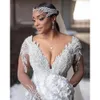 Stuntbride 2024 Robes de mariée sirène de luxe avec perles de cristal et corset en perles, col en V, volants en organza, robe de mariée avec train cathédrale, grande taille