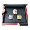 Clusterringen Lsu 3pcs 2003 2007 Tigers Nationals Team Champions Championship Ring met houten kist Souvenir Mannen Fan Gift Groothandel Dr Dhbjk