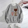 Herrtröjor tröjor Hirsionsan Vintage Sweet Heart Print Sweatshirt Kvinnor BASIC HOUDED DAMER Mjuk långärmad bomullsavdragen Casual Tops 2023 Y2K T240122