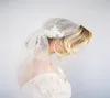 Två lager Juliet Cap Wedding Veil Applique Cut Edge Fingertip Längd Brudslöja med Cam Tulle 3548225888