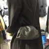 バッグトップクロスボディスタイルの手作りの本物のレイヤーカウハイドショルダーレザークラウド小さな森の女性用カジュアルバッグ