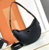 Bolso de cuero genuino con forma de media luna para mujer, bandolera cruzada de lujo, bolso de mano de diseñador a la moda para hombre, bolso de fin de semana