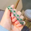 Bangles Ruzzallati 2022 Söt trend Emerald Lab Ruby Cuff Armband för kvinnor Silverfärg Fotunning Zirconia Bröllopsengagemangsmycken