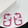 Ювелирные изделия Desginer Valantino, новые розово-красные геометрические полые английские буквы Huajia, латунный материал, темперамент, персонализированные модные серьги
