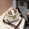 Borsa da donna di marca Borsa a tracolla monospalla alla moda con sella a banda larga nuova classica