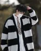 Cardigan maglioni uomo lavorato a maglia a righe coreano moda abbigliamento marchio streetwear 240119