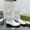 Bota feminina com botas duplas e tachas Designer Mulheres saltos Botas de couro marrom de luxo levemente pontiagudo bota moda moda botas de salto baixo tamanho 35-42