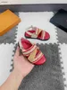 Nya baby sandaler alfabetet tryckt duk barn tofflor Kostnadspris Storlek 26-35 inklusive Box Anti Slip Sole Designer Child Shoes Jan20