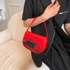 Kadın için mektup tasarımcı çantası D tasarlanmış omuz çantası kadınlar koltuk altı lüks çanta deri mini çapraz çantalar cüzdanlar tasarımcı kadın çanta küçük eyer çantaları