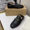 Scarpe eleganti Uomo Mocassini donna 100% Vera pelle Calzature pieghevoli Scarpe uomo Donna Taglia 34-46 Mocassini uomo punta tonda in metallo stampato Ciabatte designer di lusso con morsetto