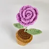 装飾的な花1PC手作りかぎ針編みヒマワリのチューリップローズニットフラワーポットフィニッシュした手編みの手編みの盆栽