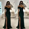 Emerald Green Mermaid Prom Dress Off Shoulder Glitter paljetter Aftonklänning Elegant veck Split Formell lång speciell tillfälle Party Dress