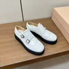 Retro Bullock intagliato piccole scarpe da donna 2024 nuovo stile mocassini con fibbia per cintura scarpe singole da donna