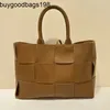 Arco Tote Bags Bottegvenetas Handbags Fashion Shoulder Handbag Designer Bag Large Capacity New Simple Commuter Womens Woven Cowhide Solid Color High 1bu4 Liu