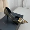 Diseñador Tacones para mujer Zapatos de vestir Bombas de carrera Letra clásica Hebilla Hueco 7 cm Cuero de tacón alto Zapato de noche de boda puntiagudo atractivo