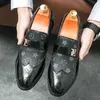 Zapatos mocasines para hombre con punta redonda, tacones cuadrados tallados y zapatos casuales de negocios antideslizantes