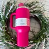 DHL 40oz Quencher Tumblers Cosmo Pink Parade co-märke Flamingo Valentines Day Gifts 40oz rostfritt stålkoppar med handtag lock och halmbilmuggar vattenflaskor 0123