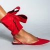 Sandaler 2024 Summer Crystal Ankle Strap Women Flat Slide Pointed Toe Fashion Bridals Evening Dress Party Lady Shoe Shoe